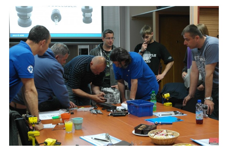 In June 2015, several workshops took place opening and decoding of auto-locks 